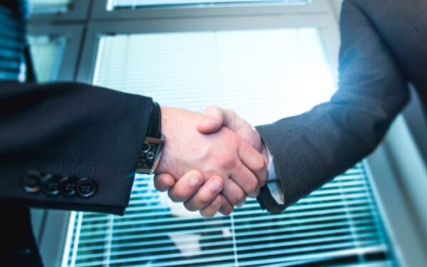 Sėkmingam pabėgėlių integravimui ir skirtingų kartų bendradarbiavimui – jau ir studijų programa