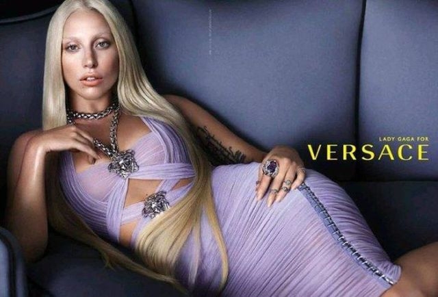 Prieš ir po „Photoshop'o“: Lady Gaga „Versace“ reklaminėje fotosesijoje (foto)