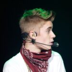 Kaip pozuoti su gerbėjomis: „atkalta“ J. Bieberio poza (foto)