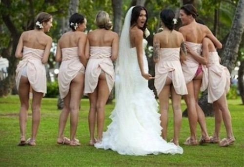 Nauja vestuvinių nuotraukų tendencija – užpakaliukų demonstravimas (foto)