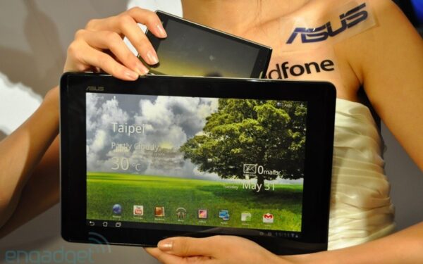 ASUS pristatė telefono ir planšetinio kompiuterio derinį – „Padfone“