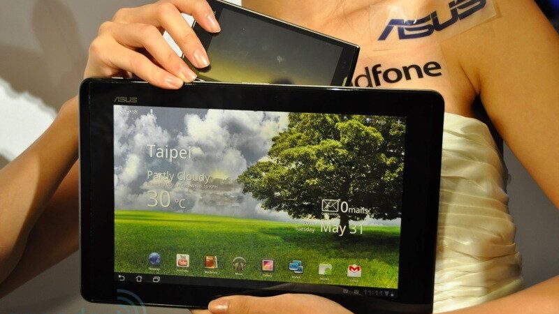 ASUS pristatė telefono ir planšetinio kompiuterio derinį – „Padfone“