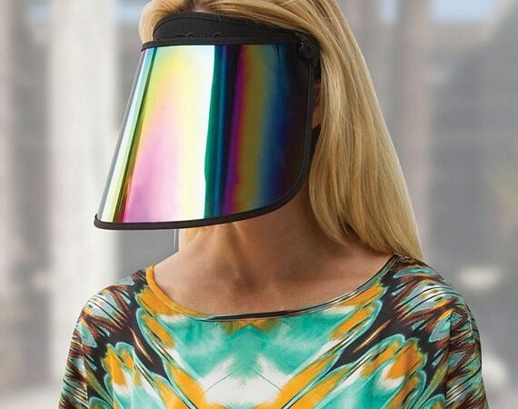 Daiktų pusryčiai: naudingas aksesuaras norintiems išvengti paparacių ir saulės (foto)