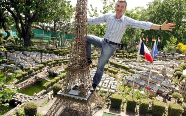 Prancūzas per 15 metų sukūrė miniatiūrinį Paryžių (Foto)