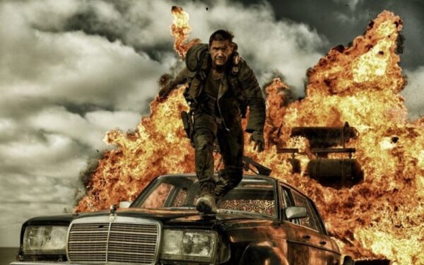 Pašėlusio Makso sugrįžimą pažymėjo dosnios kino kritikų pagyros
