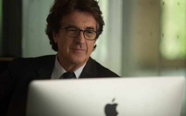 Filmo „Neliečiamieji“ žvaigždė, aktorius François Cluzet į kino ekranus grįžta romantišku advokato vaidmeniu