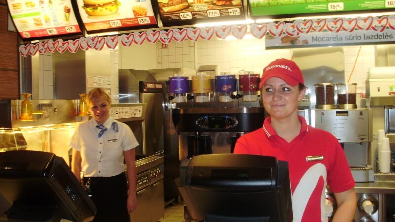 „McDonald’s” bandys paneigti nesveiko maisto stereotipą