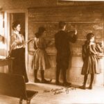 Senus laikus menant: mokytojai ir jų mokiniai (foto)