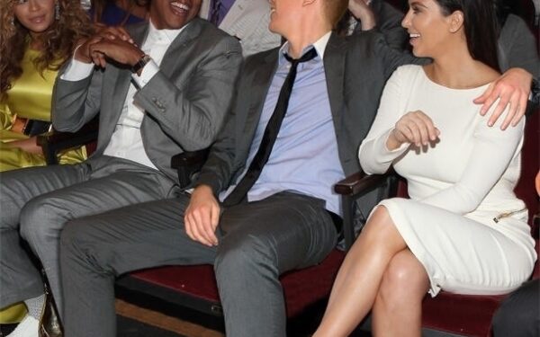 Sveikas humoro jausmas: vaikinas „įklijavo“ save į įžymybių gyvenimą (II dalis, foto)