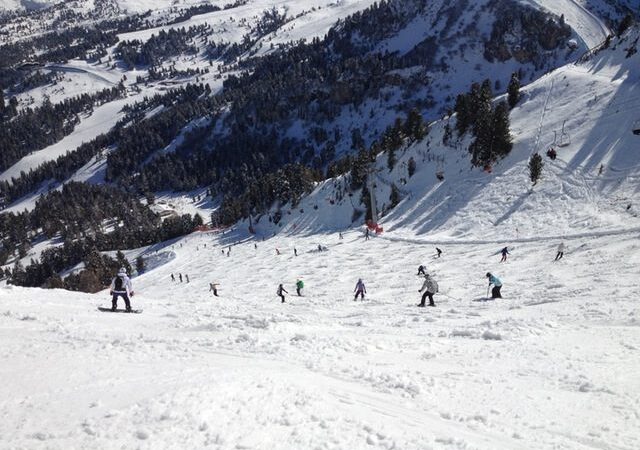 Kad atostogos nesibaigtų ašaromis: 3 patarimai vykstantiems slidinėti