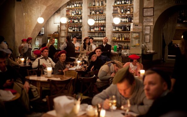 Keli šimtai vilniečių naująjį božolė pasveikino beretėmis