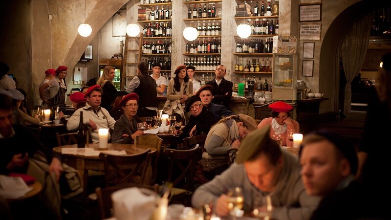 Keli šimtai vilniečių naująjį božolė pasveikino beretėmis