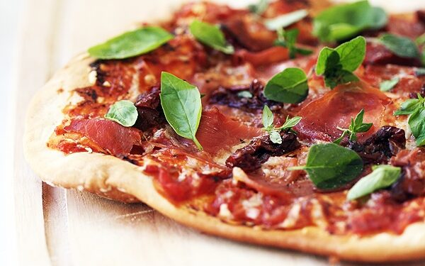 Sekmadienio receptas – labai labai skani ir paprasta pica