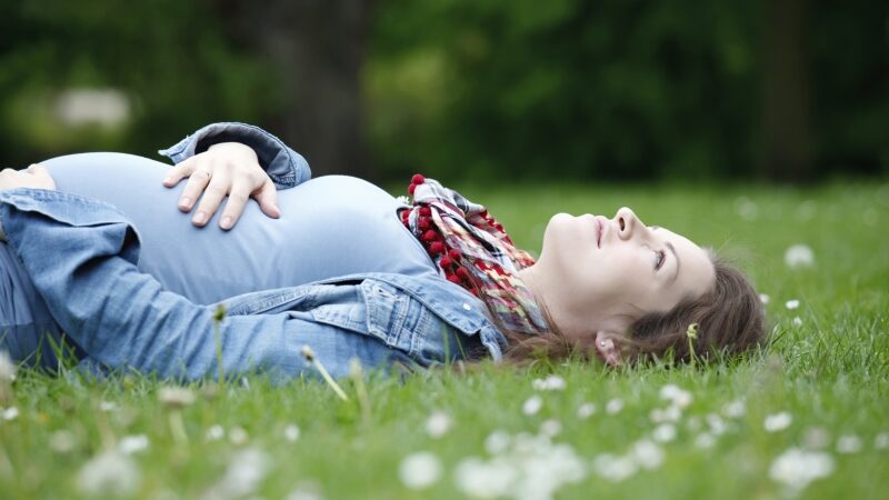 Kaip gimdė mūsų promočiutės