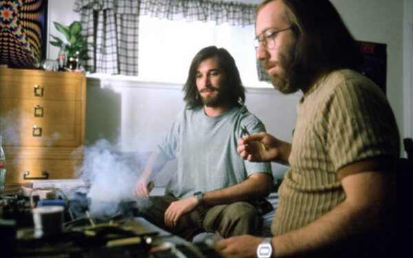 Kompiuterių klavišus deginantys GYKAI kine (Video)