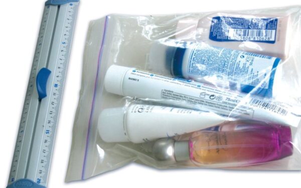 Britanijoje ketinama švelninti taisykles dėl skysčių rankiniame bagaže