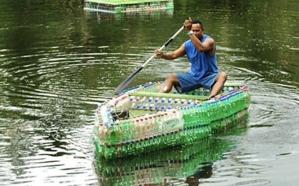 Valtis pagaminta iš 600 plastikinių butelių (foto)