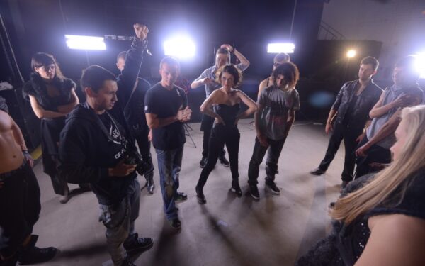 Choreografinis SKAMP dainos „Revolution” vaizdo klipas išvydo dienos šviesą