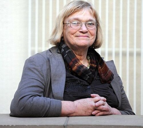 70 – metė politiko žmona pasidarė tatuiruotę