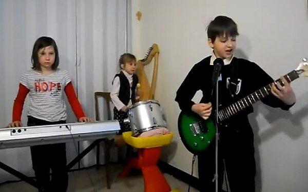 Jaunieji „Rammstein“ arba turėsim iš jo juoktis užaugę (Video)