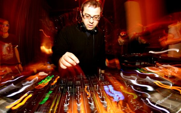 Autorinės radijo laidos startą St. Stereo pažymės šokiais „Studio 9“