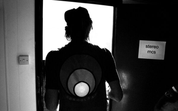 R. Birchas iš Stereo MCs: „Pamenu, kai sėdėjome studijoje ir laukėme Madonnos skambučio.“ (interviu)