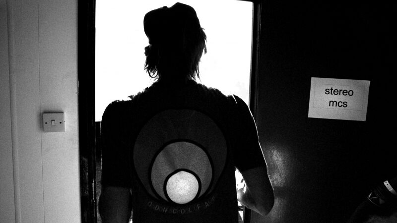 R. Birchas iš Stereo MCs: „Pamenu, kai sėdėjome studijoje ir laukėme Madonnos skambučio.“ (interviu)