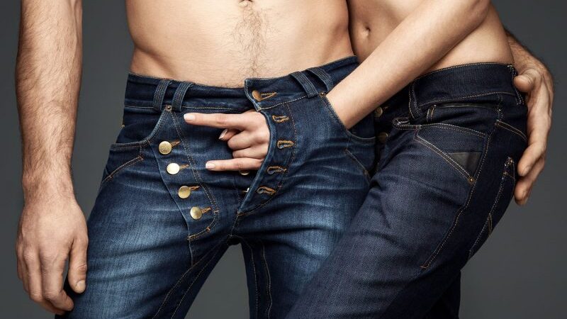 Dizaineris Robertas Kalinkinas pristato „PlayPants“ – intriguojančius ir seksualius džinsus (foto, video)