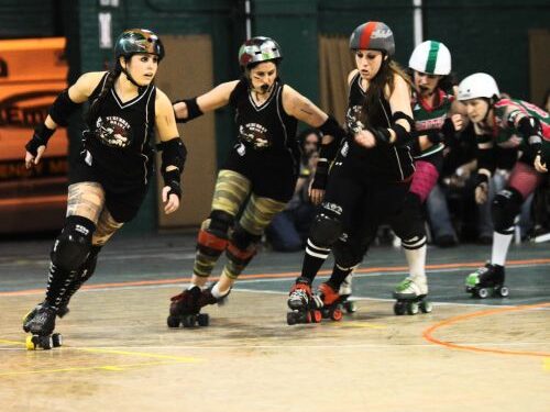 Dėmesio: riedančios merginos!