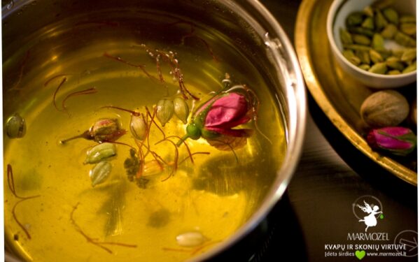 Virtuvės svečiai – eteriniai aliejai ir hidrolatai