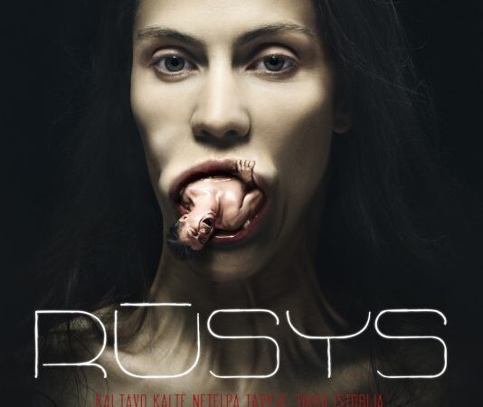 Išbandymai Jurgai Šeduikytei ir Mariui Jampolskiui kuriant siaubo filmo plakatą (video)