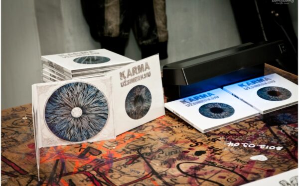 Debiutinį albumą pristačiusi grupė „Karma“: kompaktinis diskas nėra atgyvenusi laikmena (foto)