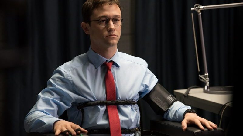 J. Gordonas-Levittas apie susitikimą su E. Snowdenu: „Norėjau įsigilinti į jo portretą“