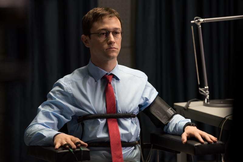 J. Gordonas-Levittas apie susitikimą su E. Snowdenu: „Norėjau įsigilinti į jo portretą“