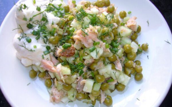 Rūkytos žuvies salotos