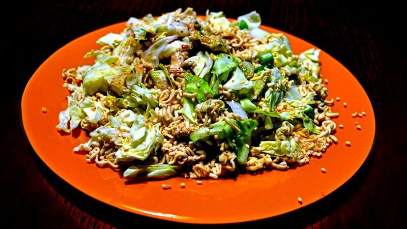 Universalu – greitai paruošiamos makaronų salotos ir gamtoje, ir namuose