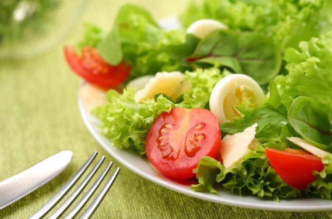 5 pavasarinių salotų paslaptys