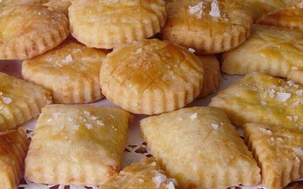 Sūrio kepinukai prie alaus