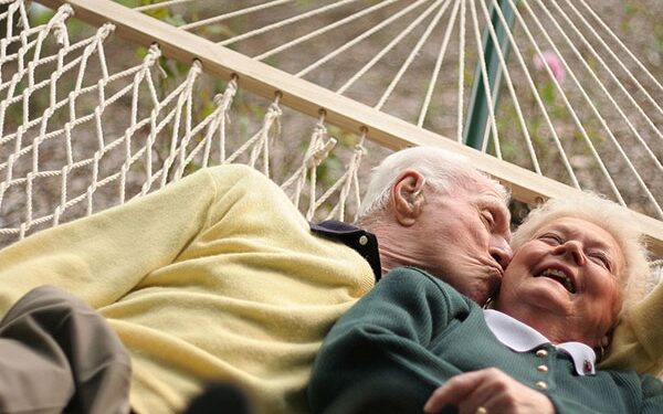Įsimylėję senjorai arba visą gyvenimą trunkanti meilė (foto)