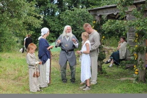 Besibaigiant balandžiui kino teatre „Romuva“ net trys lietuviškos premjeros ir kino mėgėjų festivalis