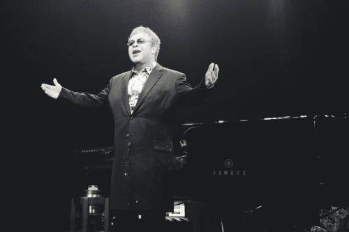 Eltonas Johnas: legenda be publikos – nieko verta (Foto)