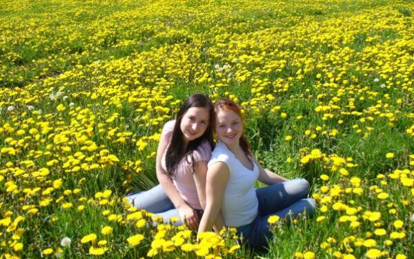 Seserų pasikeitimo akcija su MOSAIC. Milda ir Erika