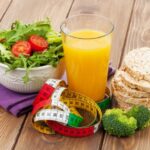 Nuo kalorijų ribojimo iki badavimo. Ką būtina žinoti?