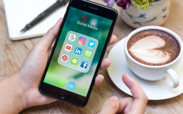 Specialistės patarimai: kaip išnaudoti socialines paskyras savo sėkmei pasiekti?