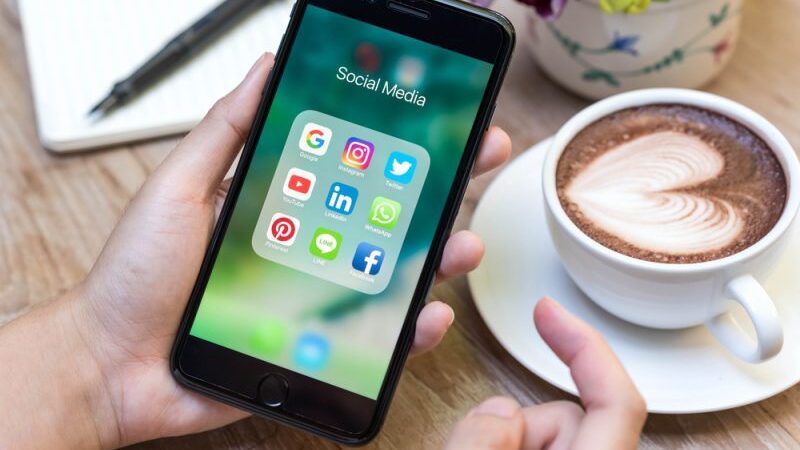 Specialistės patarimai: kaip išnaudoti socialines paskyras savo sėkmei pasiekti?