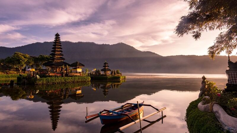 Indonezija: kaip atostogų metu pabuvoti keliuose skirtinguose pasauliuose