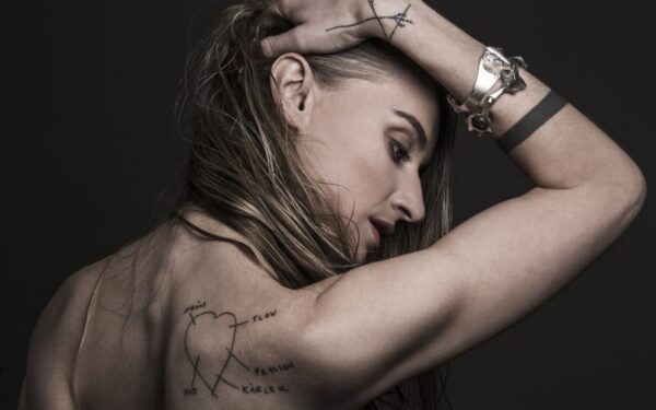 Švedijos apdovanojimuose žemaitiškai prabilusi reperė koncertuos „Galapaguose“ (video)