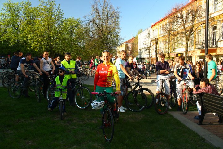 Panevėžyje „Pirmoji taisyklė – saugumas!“ patraukė 400 dviratininkų (Foto)