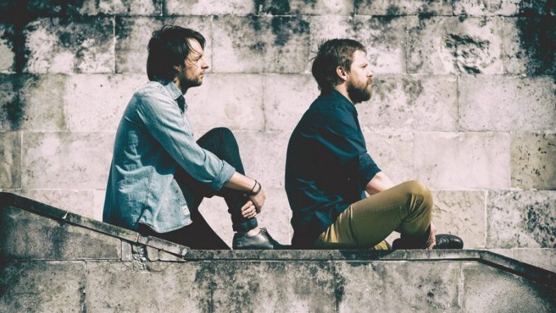 Po išpuolių Paryžiuje dainą „Earth“ pristatantys „Sisters On Wire“ ragina susimąstyti apie savo planetą