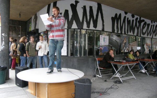 „Slam“ – neįdomios poezijos nėra. Yra blogas pasirinkimas